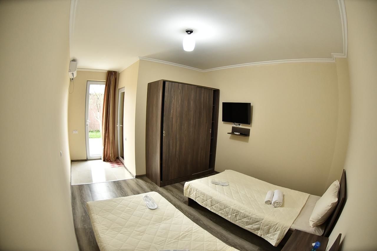 Отели типа «постель и завтрак» HOTEL SANI Батуми-37